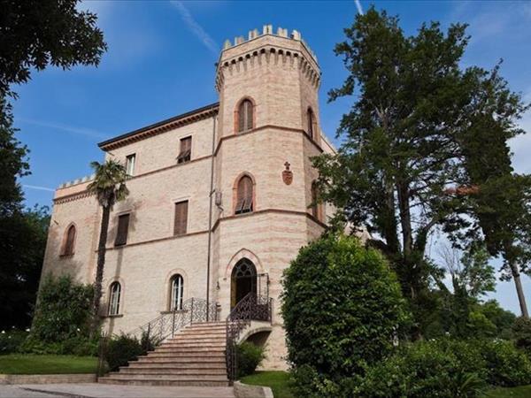Castello Montegiove a Fano